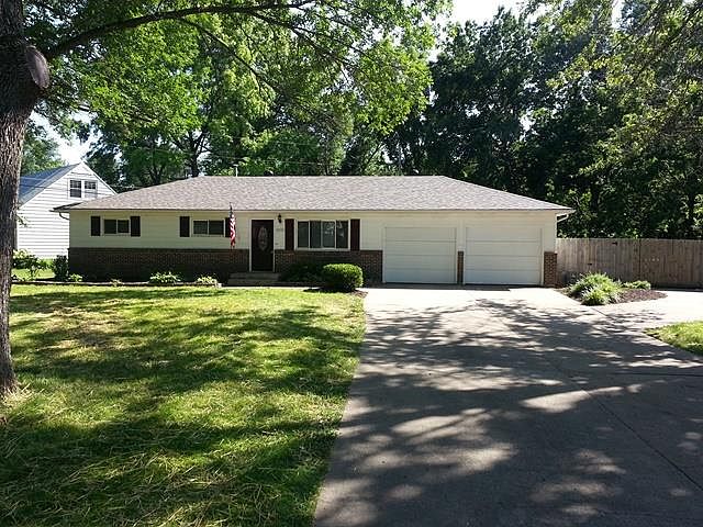 1st image of 800 Park Ln