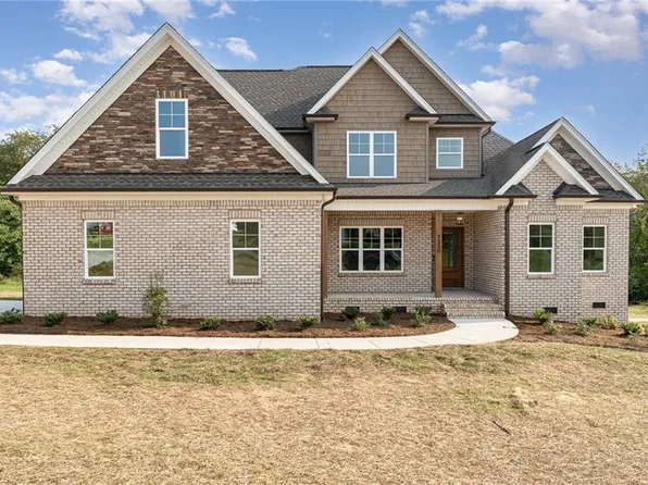 7350 Blue Water Ct, Belews Creek, NC 27009