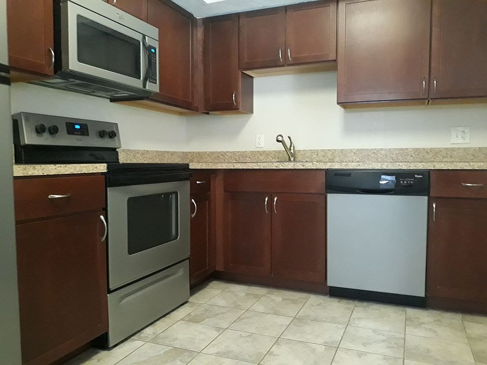 1st image of 26 Briarwood Ln APT 2