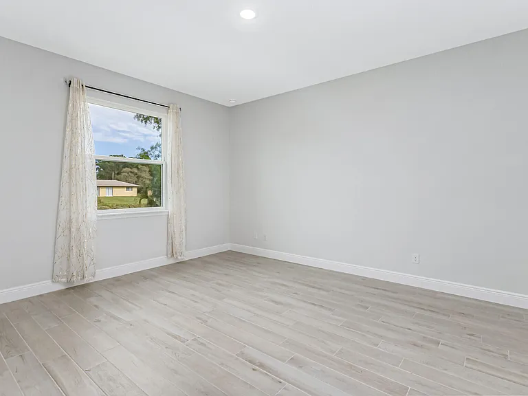 1517 Wacker Ave SE — Photo 30