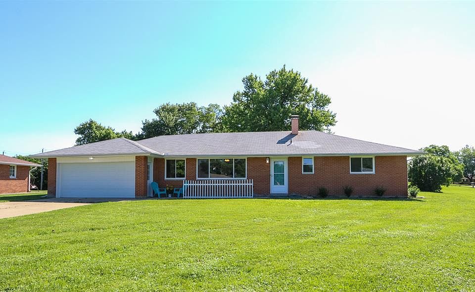 1st image of 946 Livingston Dr