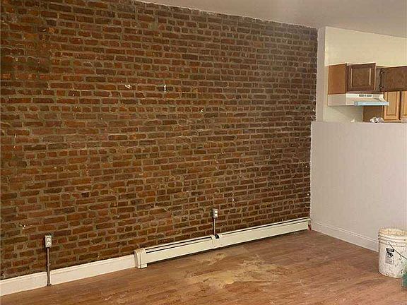 2nd image of 253 E 28th St #1F