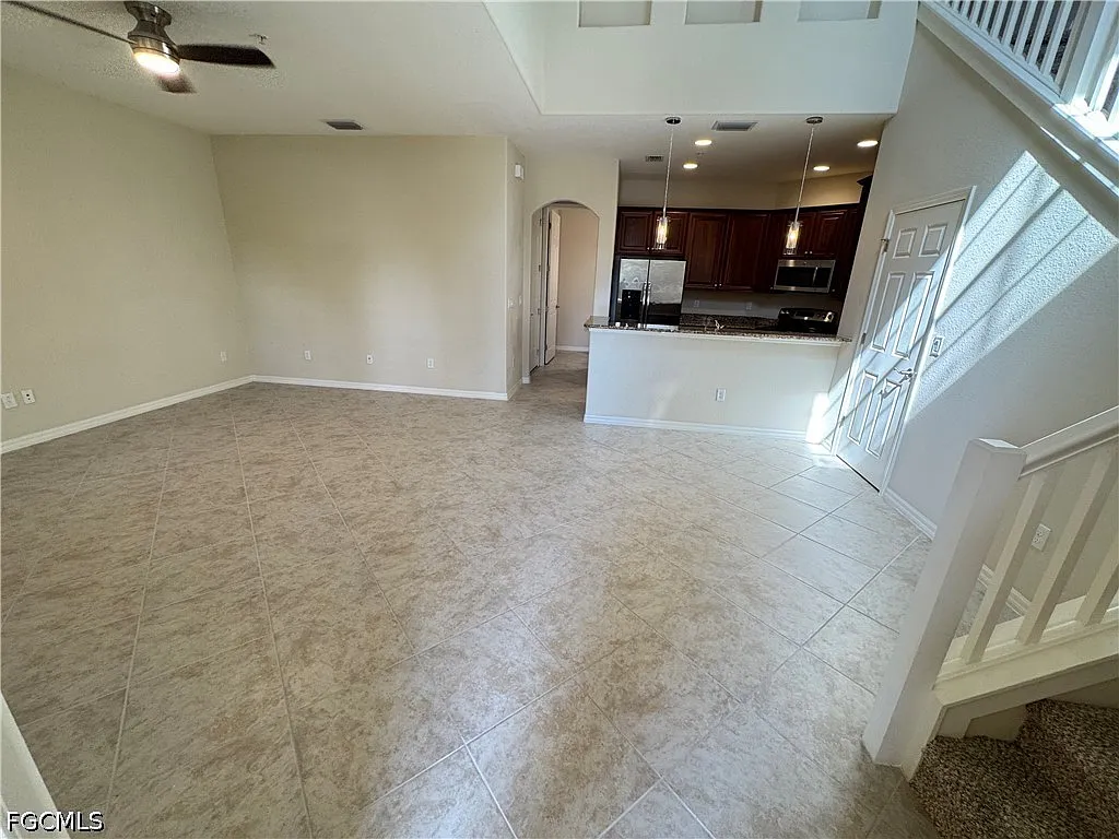 2 bed, 2.5 bath, 1361 sqft, $2,200 — Photo 4