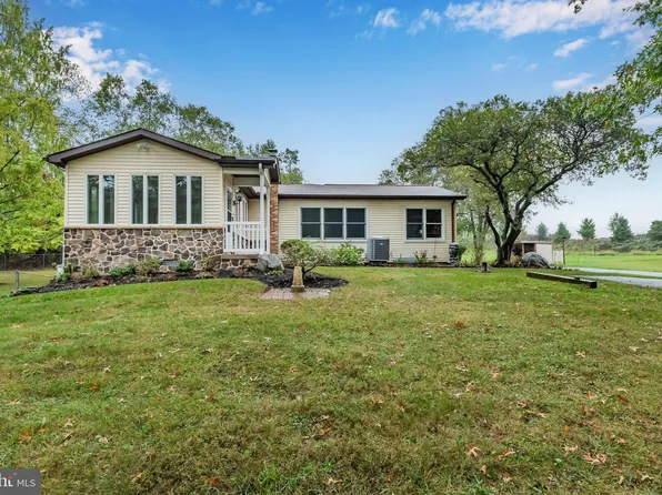 1965 Potts Hill Rd, Etters, PA 17319