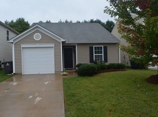 4245 Oak Pointe Dr, Winston Salem, NC 27105