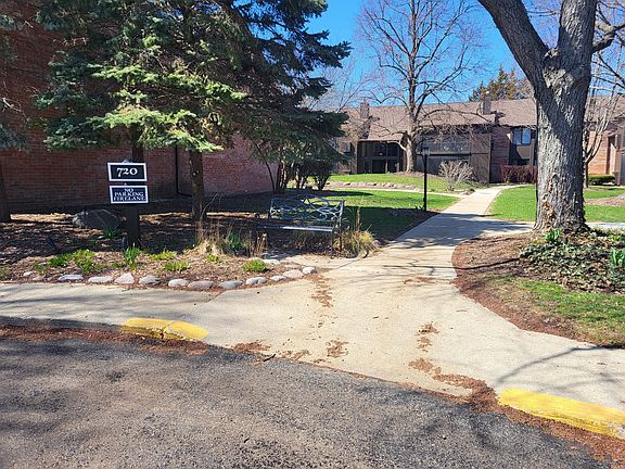 2nd image of 720 Saint Andrews Ln APT 38