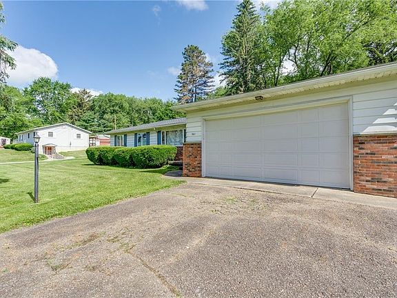 3rd image of 961 Thierry Ave