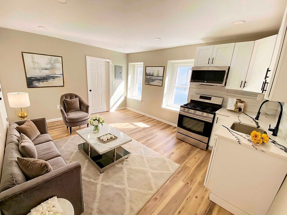 1st image of 1426 W Rockland St Floor 3
