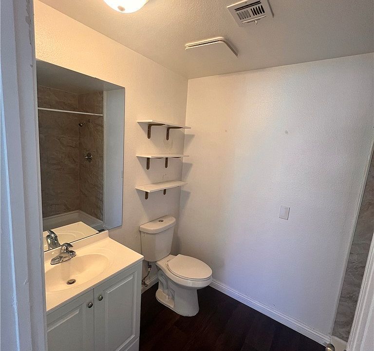2nd image of 5576 W Rochelle Ave APT 9D