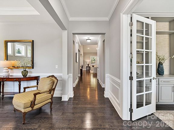 3rd image of 1548 Afton Way
