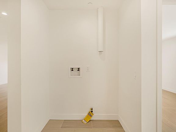 4th image of 8144 Louise Ave
