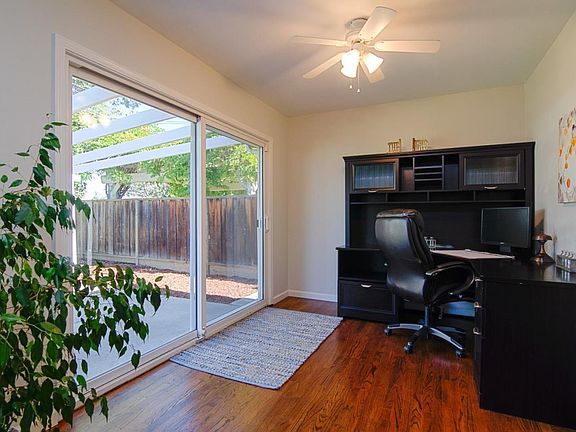 4th image of 1407 Bryan Ave