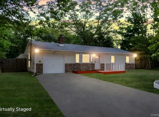 11 Red Maple Rd, Ridge, NY 11961