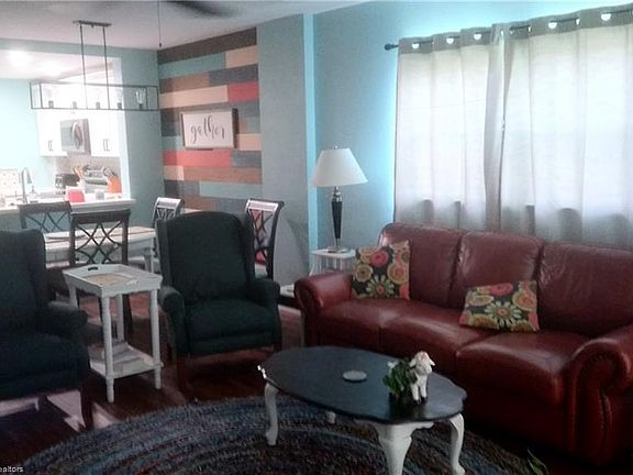4th image of 2131 Lakeview Dr APT 210