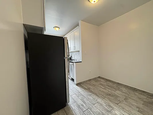 Rented by Hillel Realty Group | media 4