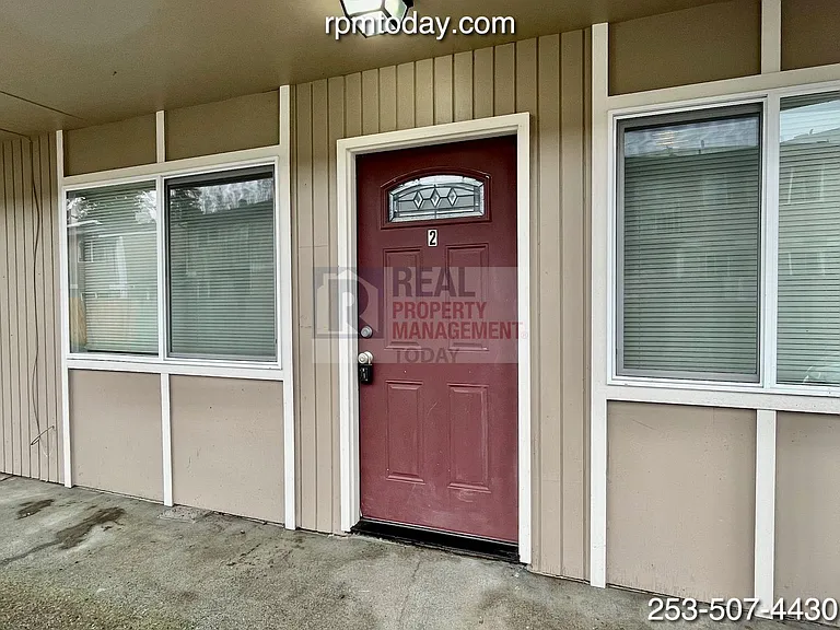 6415 Steilacoom Blvd SW Tacoma — Photo 2