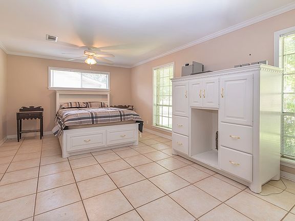 5th image of 7 Woodville Dr