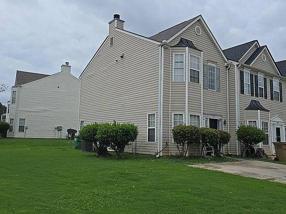 3rd image of 104 Benfield Cir
