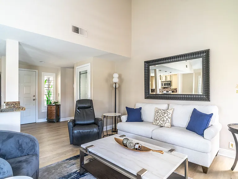 110 Trento Cir — Photo 9