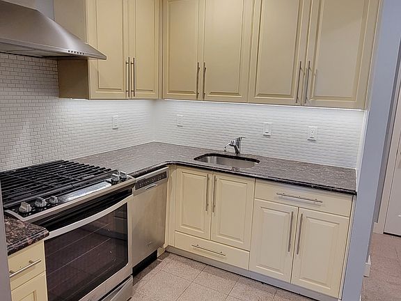 3rd image of 23-31 31st Dr #1F