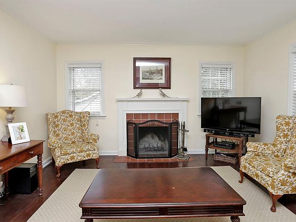 4th image of 640 Montclair Dr