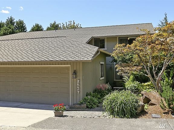 2nd image of 2537 175th Ave NE