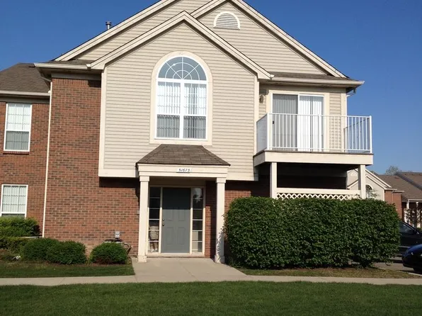51673 Hale Ln, Chesterfield, MI 48051