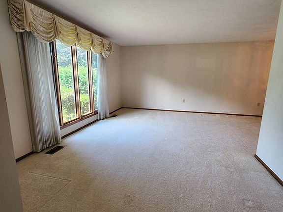 5th image of 20506 Sandalwood Ln