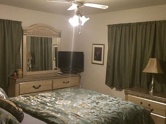 5th image of 2802 Crestwood Dr