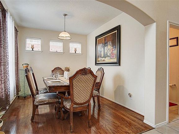 3rd image of 18834 Lantern Cove Ln