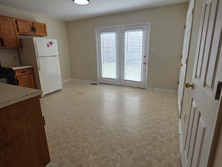 108 Robroy Ln — Photo 7