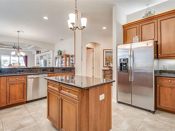 4th image of 11054 Barnsley Dr