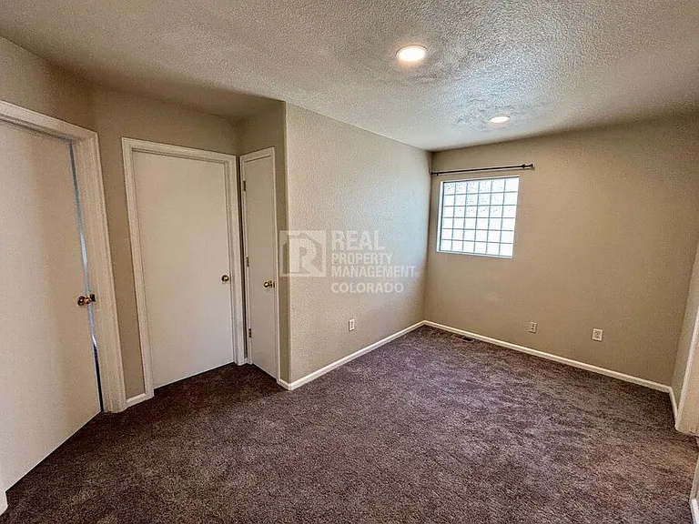 4554 Perth St — Photo 5