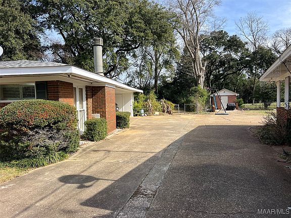 4th image of 2731 Sweetbriar Rd