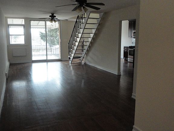 4th image of 213-12 Hillside Avenue
