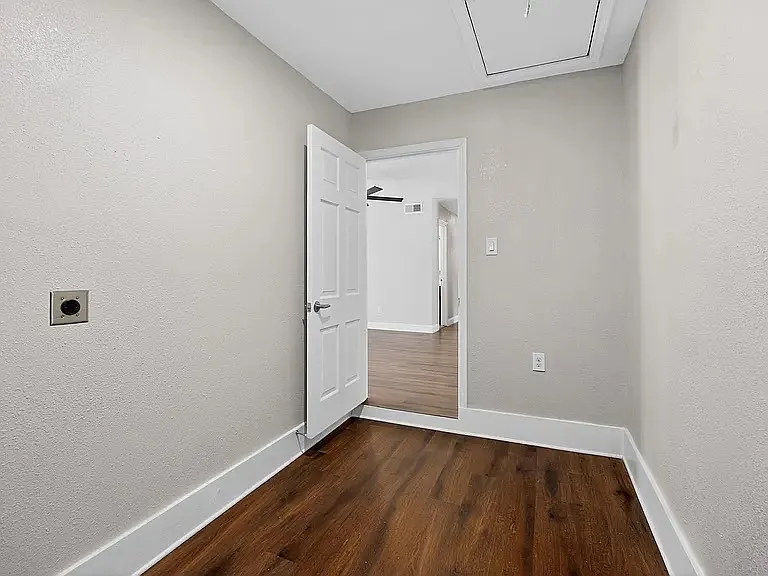 705 Donald Dr — Photo 16