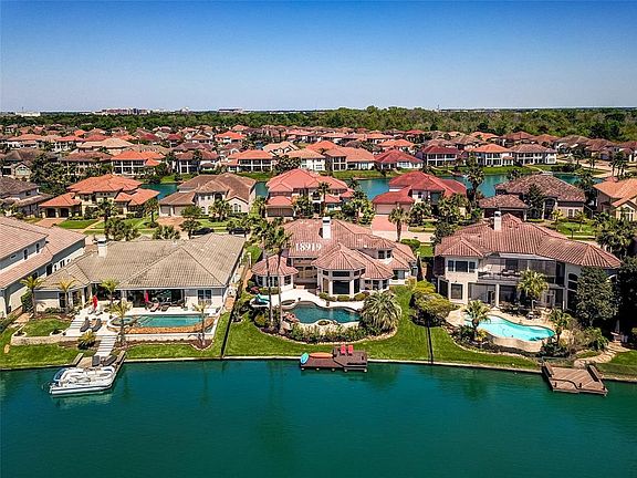 5th image of 18919 Crescent Bay Dr