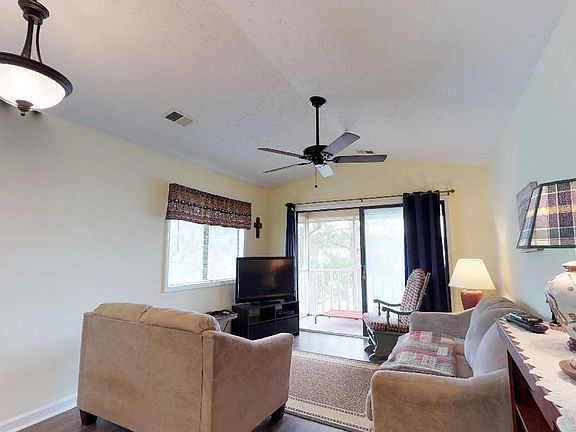 3rd image of 4262 Pinehurst Cir Unit S7