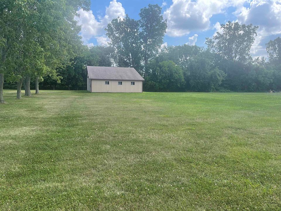 2nd image of 7467 N Center Rd