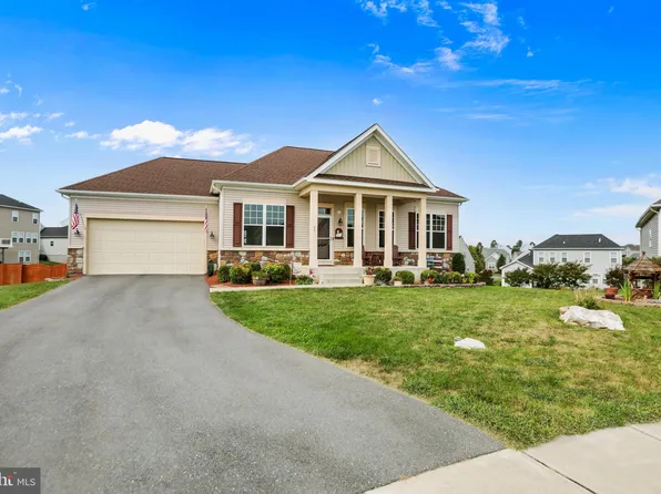 45 Graywood Ln, Charles Town, WV 25414