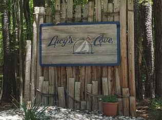 26 Waterwich Ln, Deltaville, VA 23043