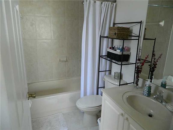 3rd image of 3921 Sw 157th Av #235