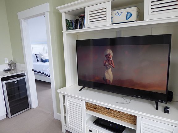 5th image of 2461 SW Anemone Ave