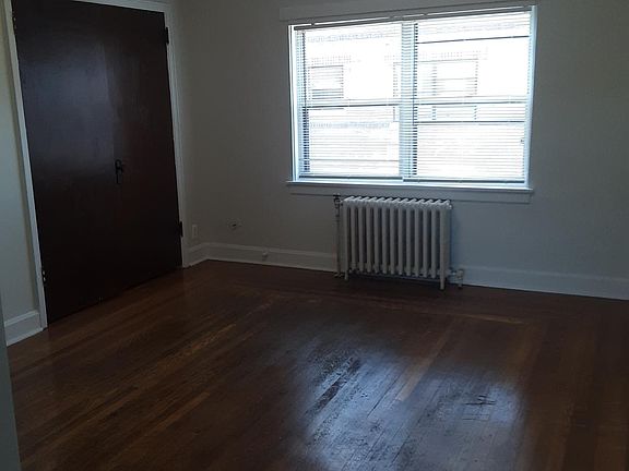 4th image of 5818 Hamilton Ave #11