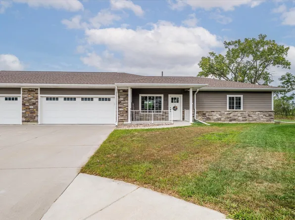 910 Tamarack Ln, Missouri Valley, IA 51555
