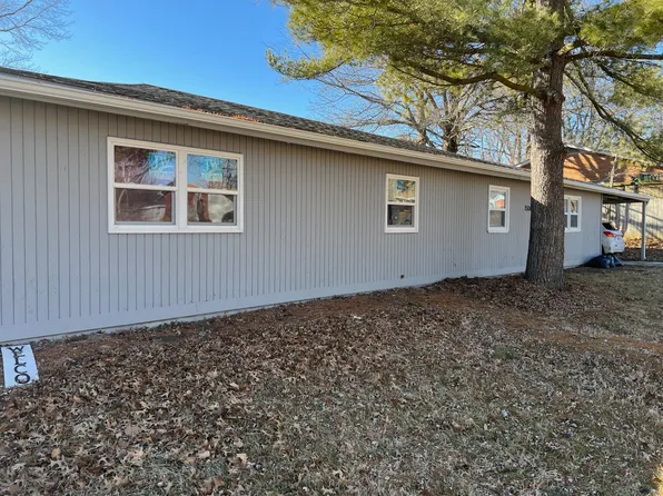 2504 E Oakbrook Dr #B, Columbia, MO 65202