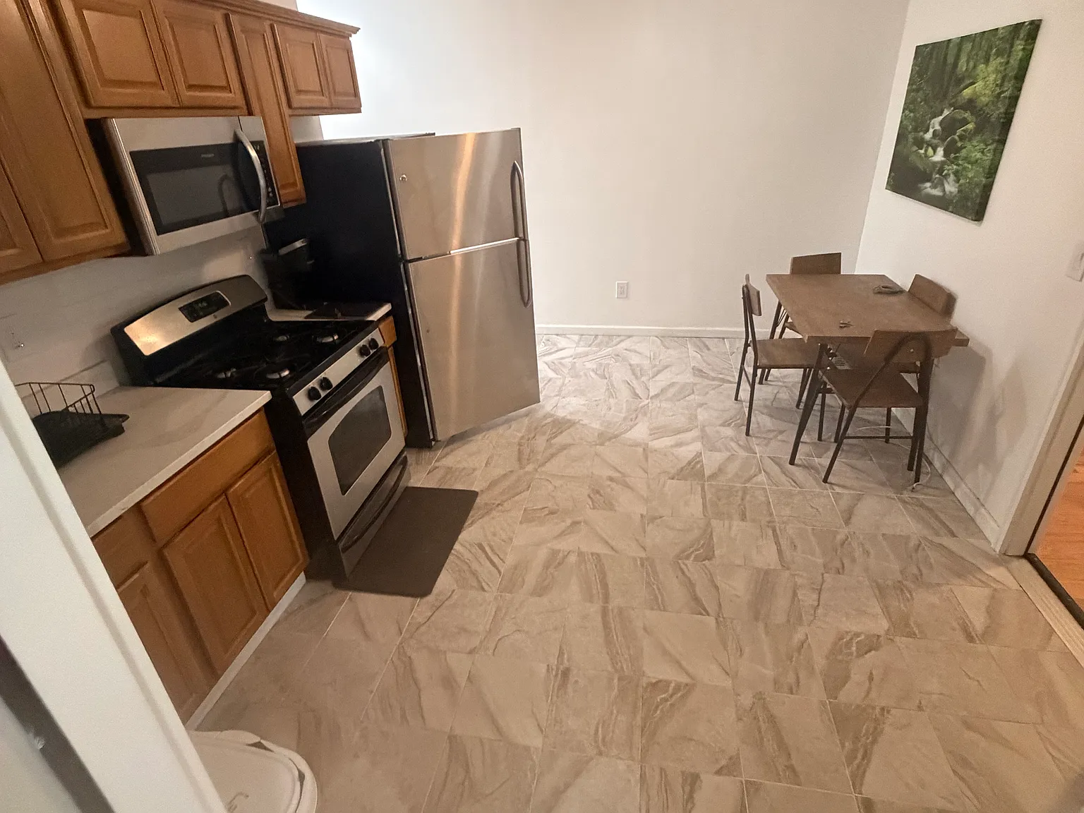 3 bed, 1200 sqft, $3,500 — Photo 2