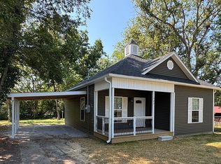 127 W Chestnut St, Scott City, MO 63780