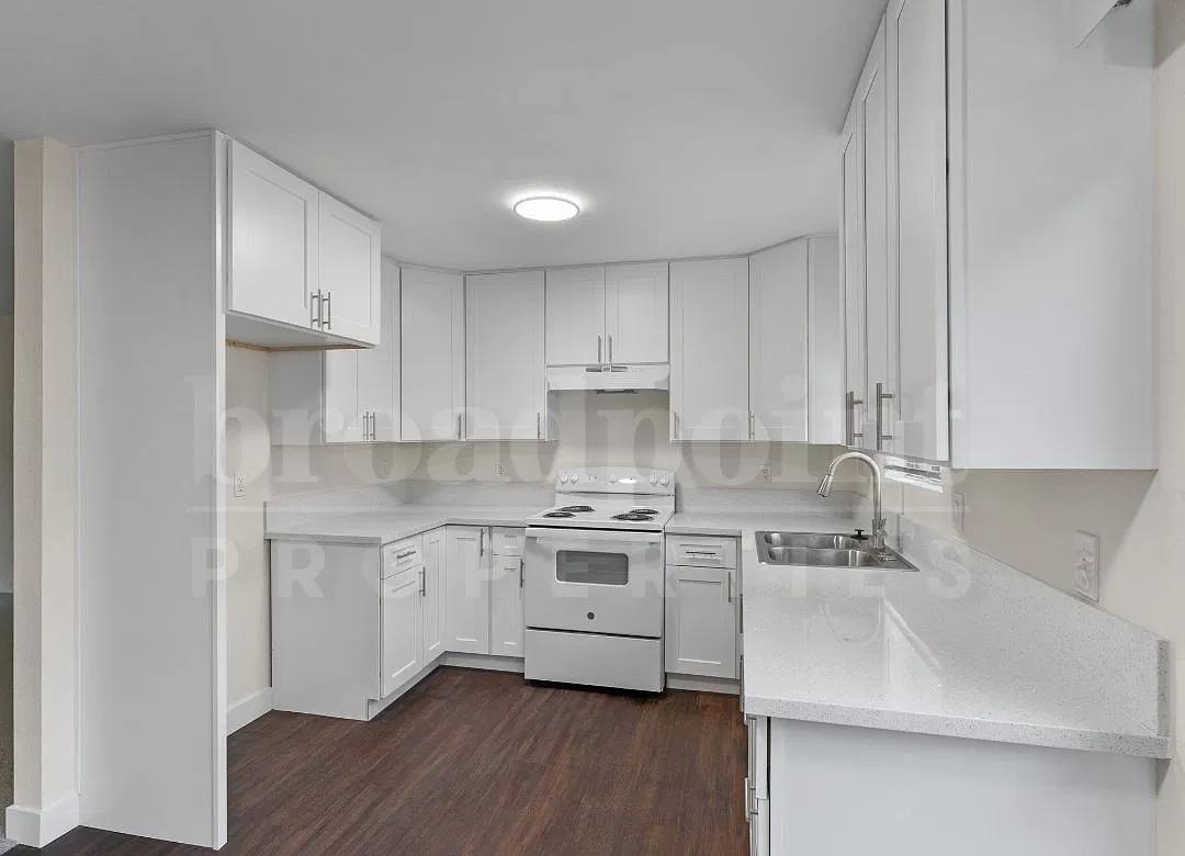 339 W 15th Ave — Photo 1