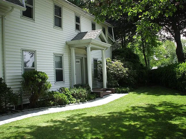 Linwood Ave W — Photo 6